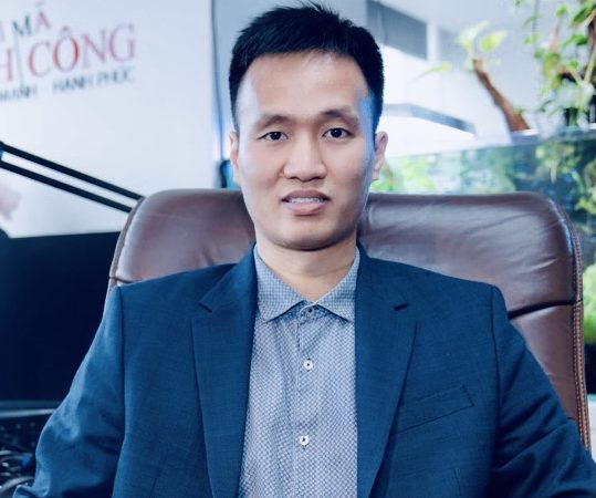 Bác sĩ Lương Trung Hiếu: Hành Trình 10 Năm Đồng Hành Cùng Vẻ Đẹp Tự Nhiên Và Sức Khỏe Làn Da